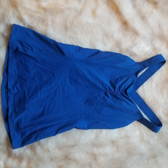 Lululemon size 6 tank - Picture 2 of 2
